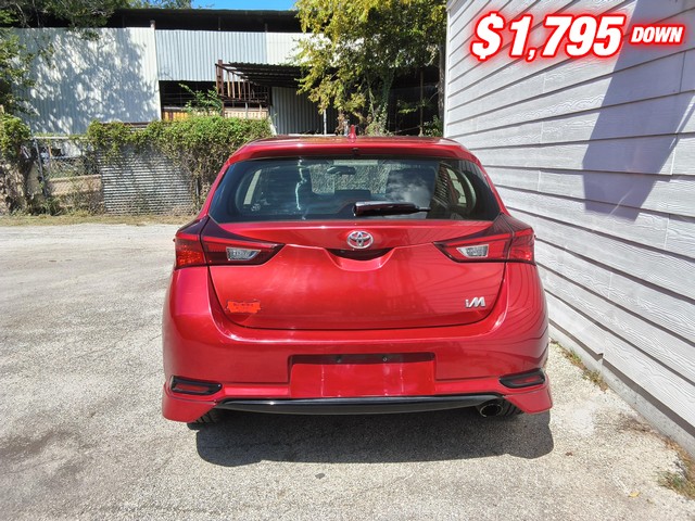 Toyota Corolla iM Vehicle Image 02