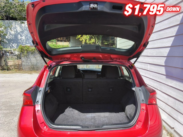Toyota Corolla iM Vehicle Image 06