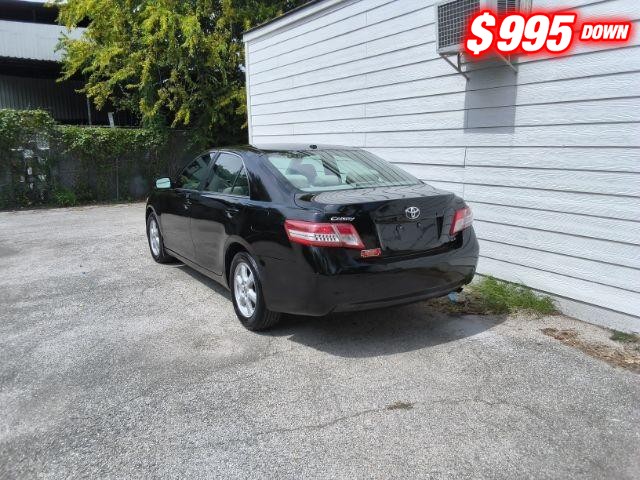 Toyota Camry Vehicle Full-screen Gallery Image 03