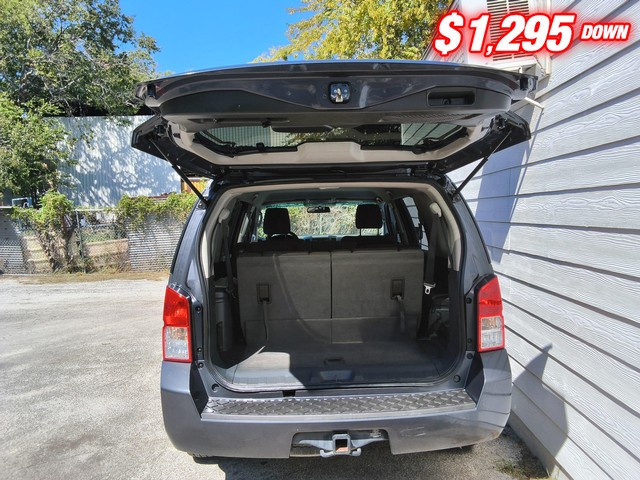 Nissan Pathfinder Vehicle Image 06