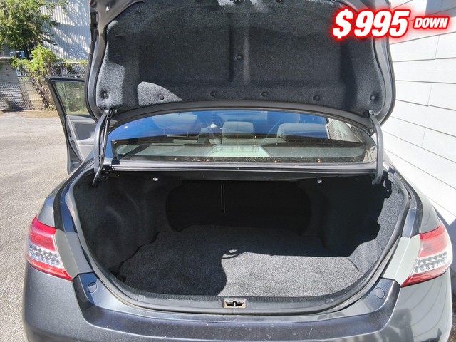 Toyota Camry Vehicle Image 06