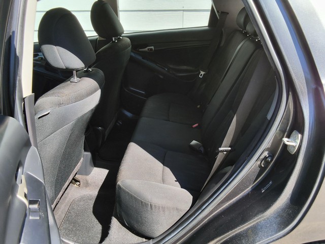 Toyota Matrix Vehicle Image 07