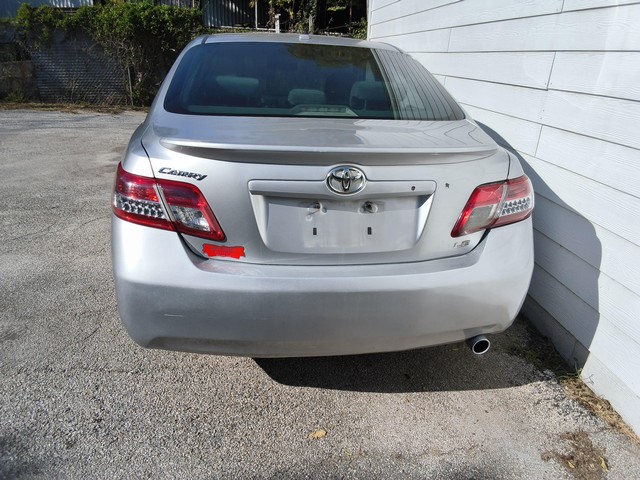 Toyota Camry Vehicle Image 02
