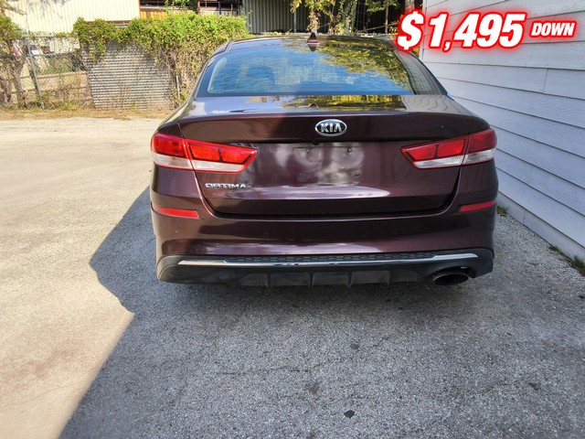 Kia Optima Vehicle Image 02