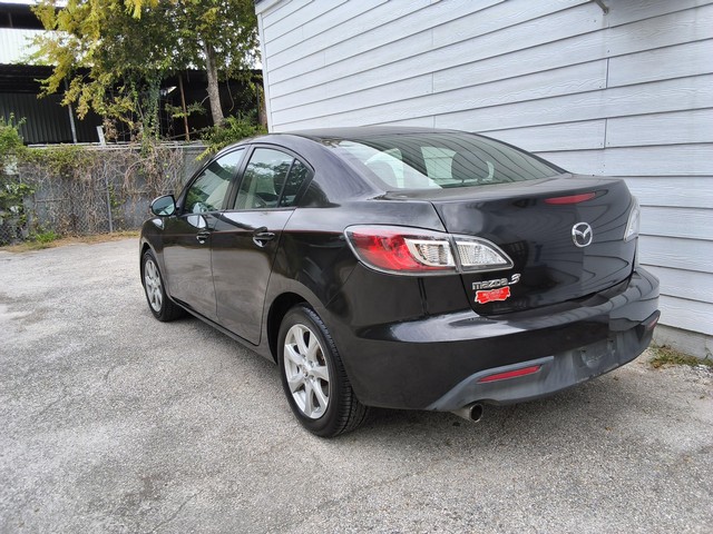 Mazda Mazda3 Sedan Vehicle Image 02