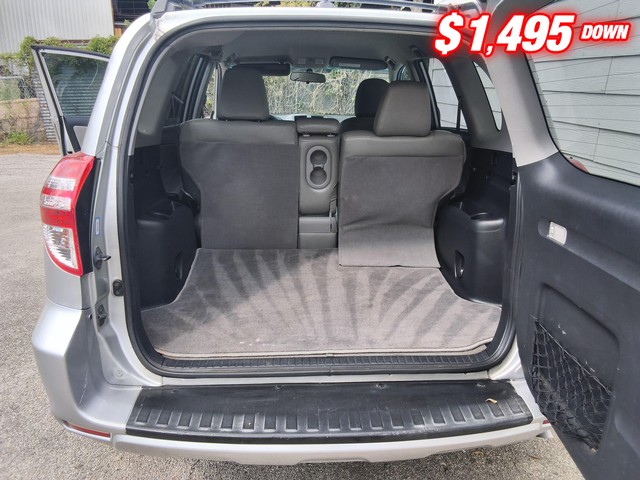 Toyota RAV4 Vehicle Image 06
