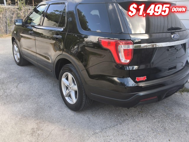 Ford Explorer Vehicle Image 02