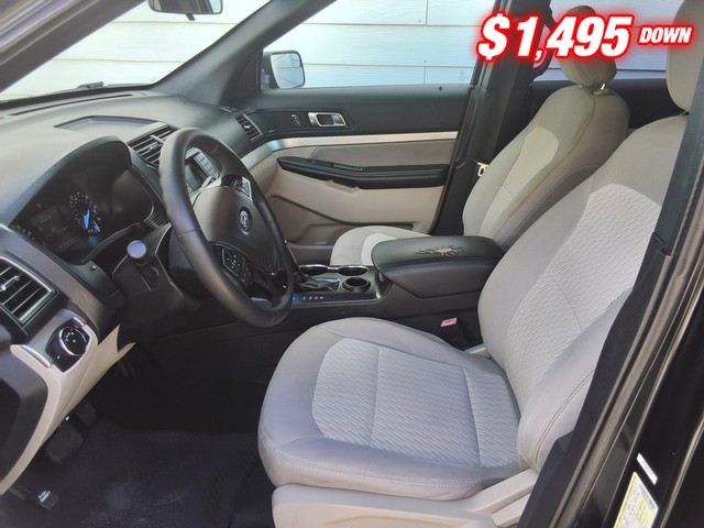 Ford Explorer Vehicle Image 05