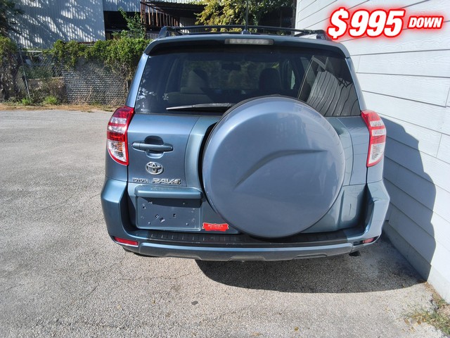 Toyota RAV4 Vehicle Image 04