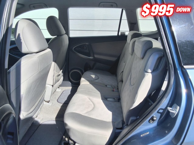 Toyota RAV4 Vehicle Image 05