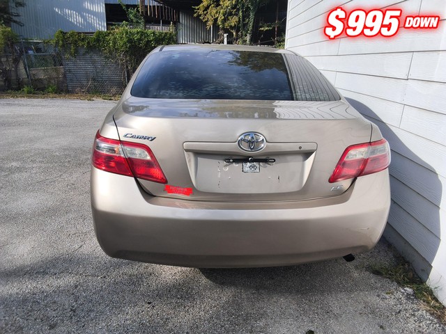 Toyota Camry Vehicle Image 02