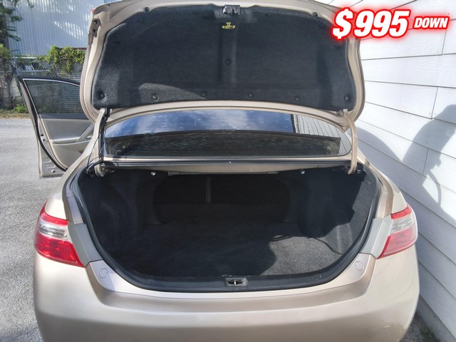 Toyota Camry Vehicle Image 05