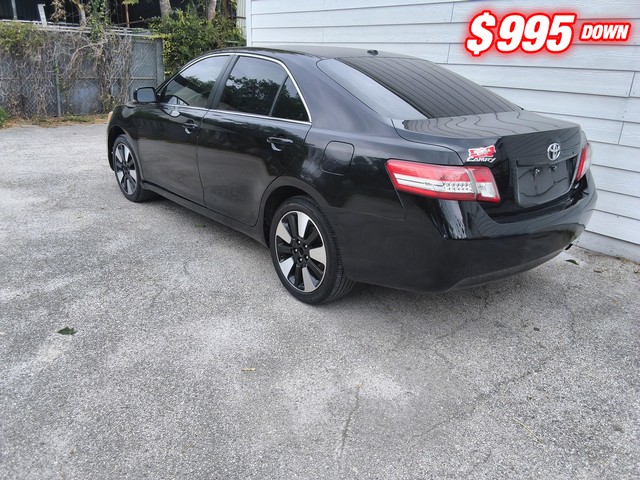 Toyota Camry Vehicle Image 03