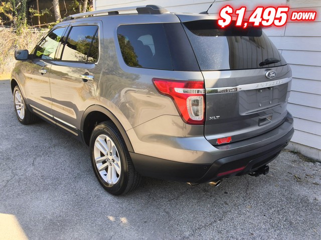 Ford Explorer Vehicle Image 02