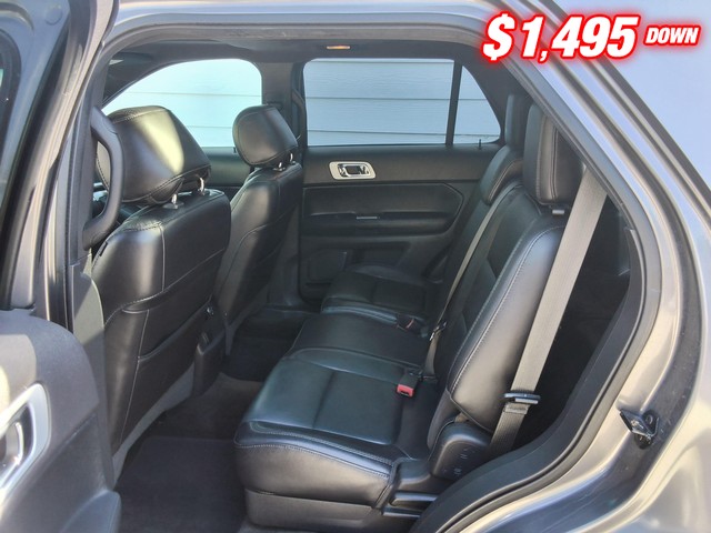 Ford Explorer Vehicle Image 06