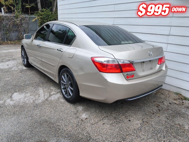 Honda Accord Sedan Vehicle Image 02