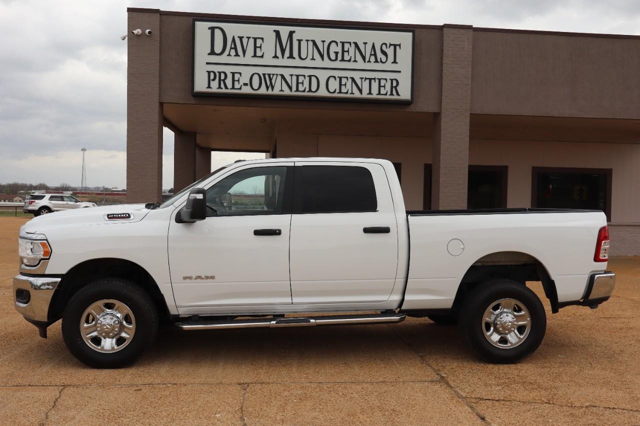 Ram 2500 Vehicle Full-screen Gallery Image 2