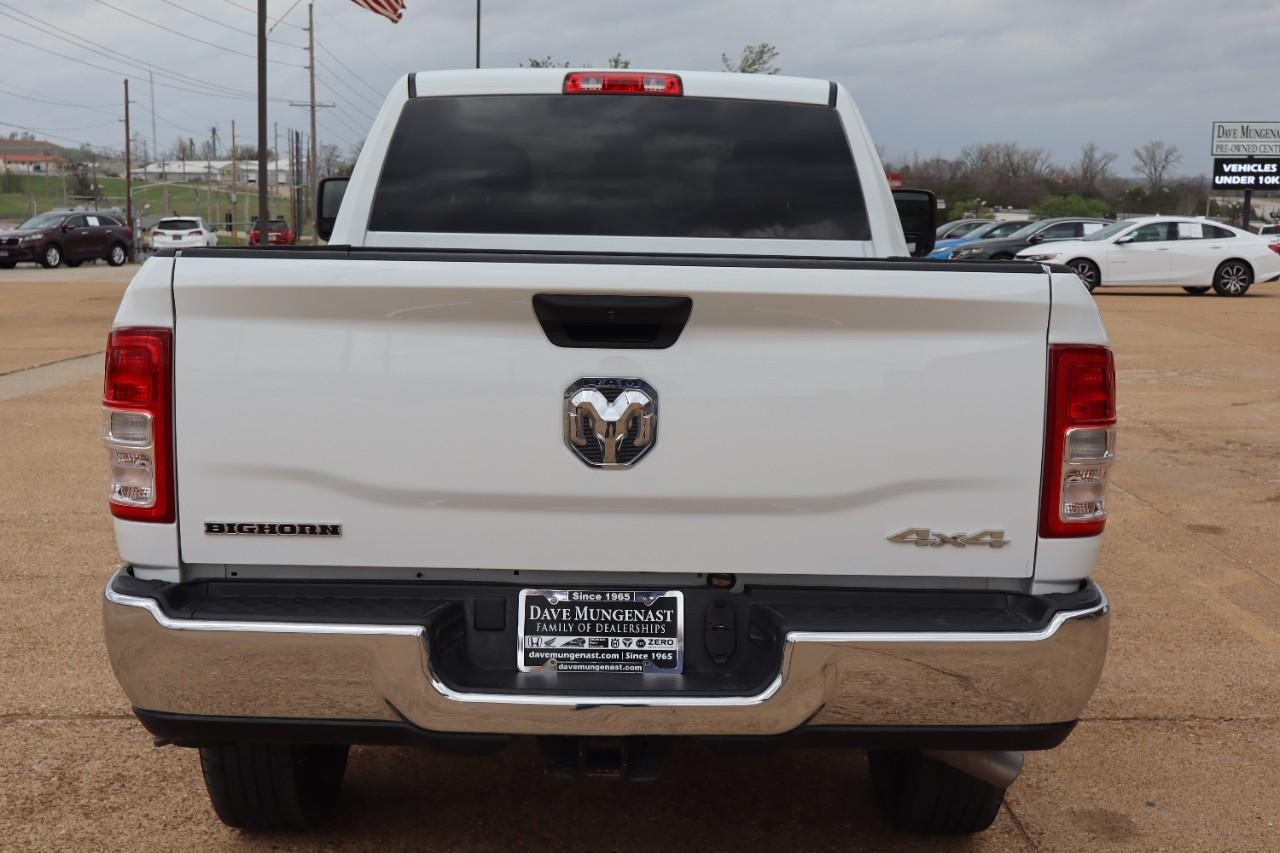 Ram 2500 Vehicle Full-screen Gallery Image 4