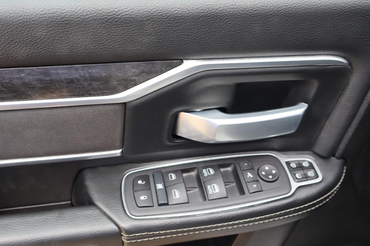 Ram 2500 Vehicle Full-screen Gallery Image 10