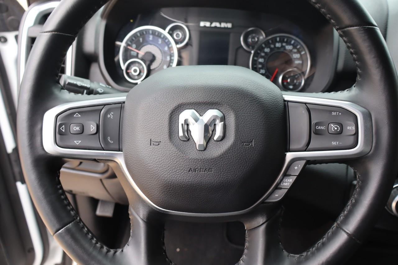 Ram 2500 Vehicle Full-screen Gallery Image 11