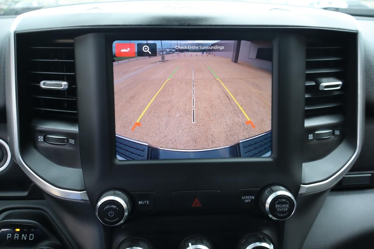 Ram 2500 Vehicle Full-screen Gallery Image 13