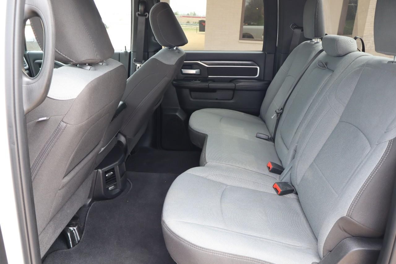 Ram 2500 Vehicle Full-screen Gallery Image 14