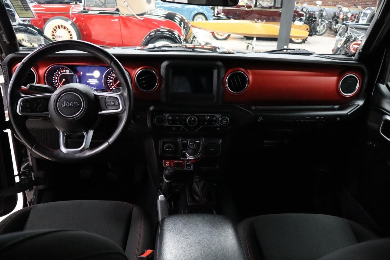 Jeep Wrangler Vehicle Full-screen Gallery Image 12