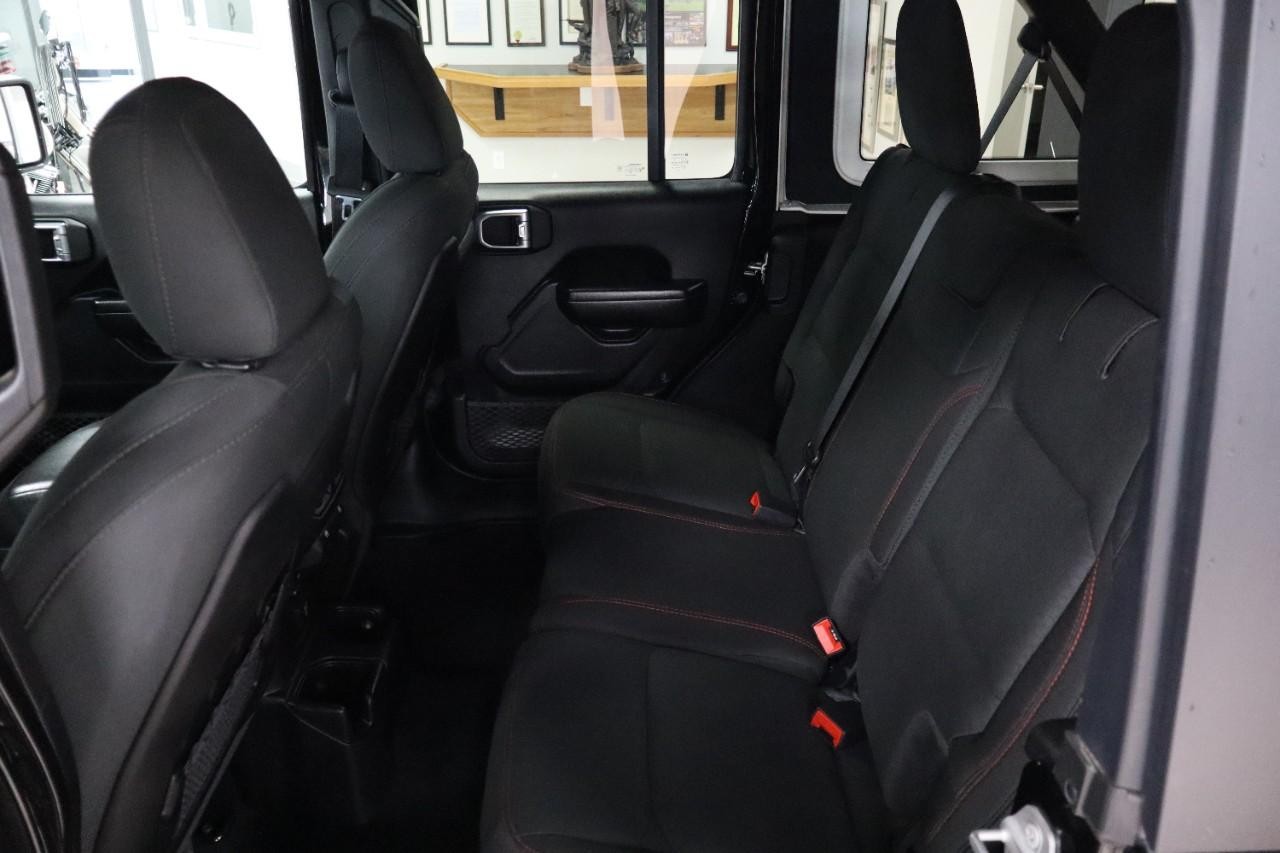 Jeep Wrangler Vehicle Full-screen Gallery Image 16