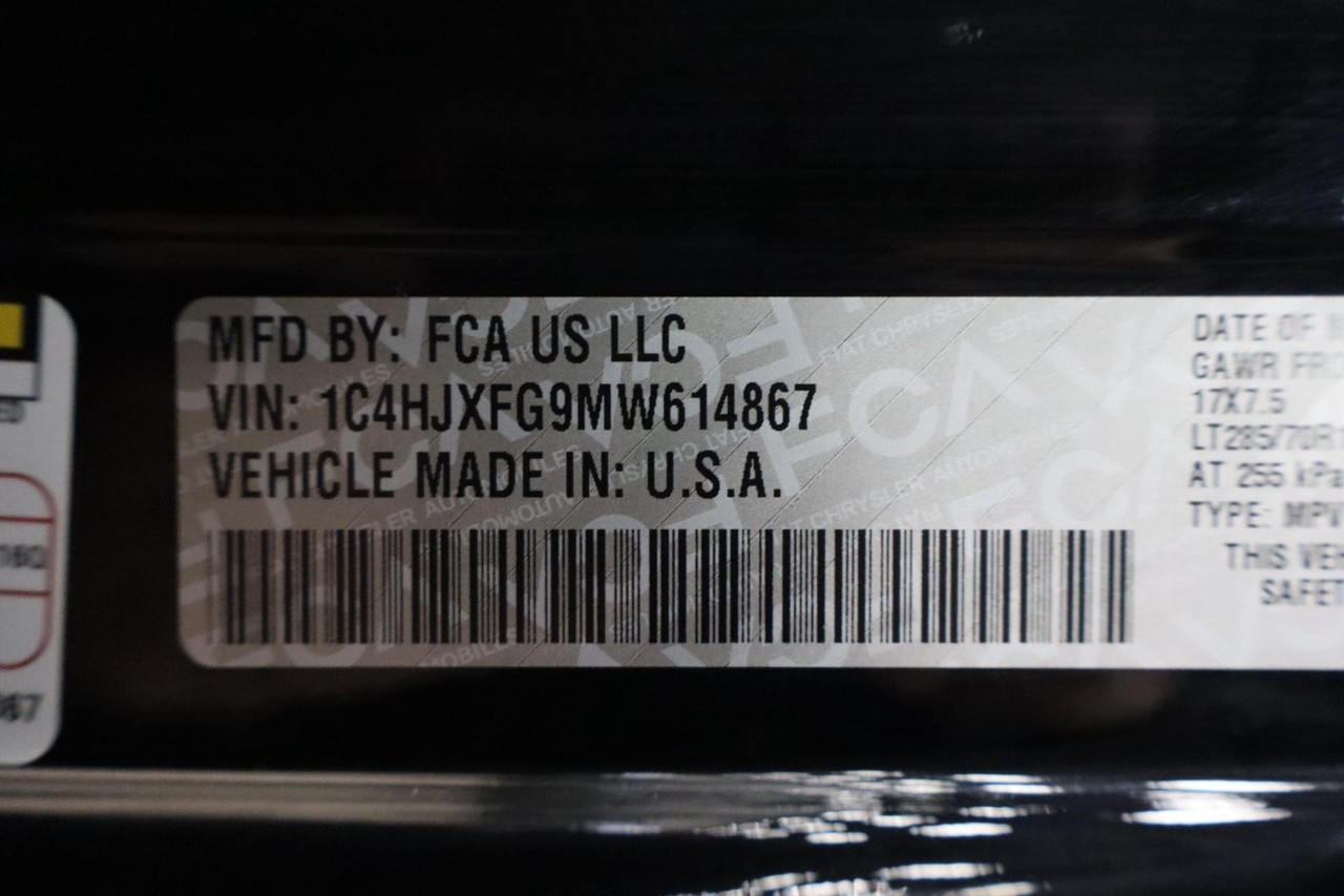 Jeep Wrangler Vehicle Full-screen Gallery Image 18