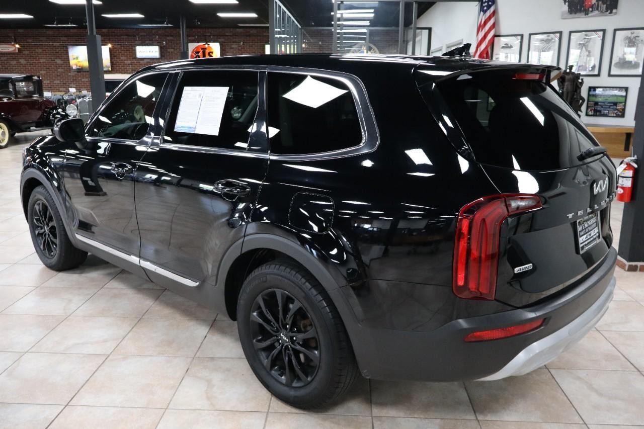 Kia Telluride Vehicle Full-screen Gallery Image 3