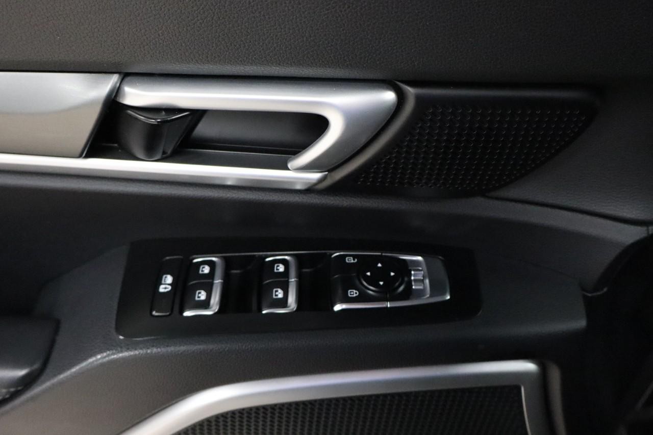 Kia Telluride Vehicle Full-screen Gallery Image 11