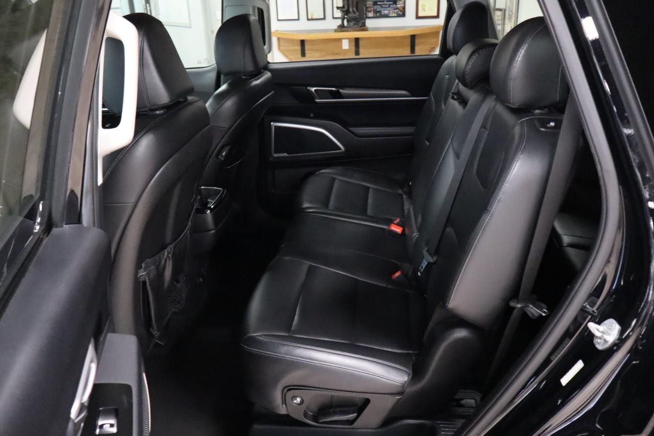 Kia Telluride Vehicle Full-screen Gallery Image 16