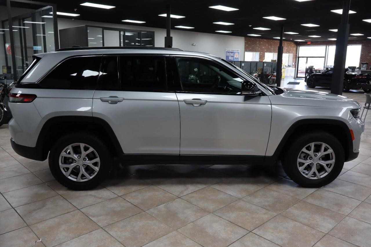 Jeep Grand Cherokee Vehicle Full-screen Gallery Image 6