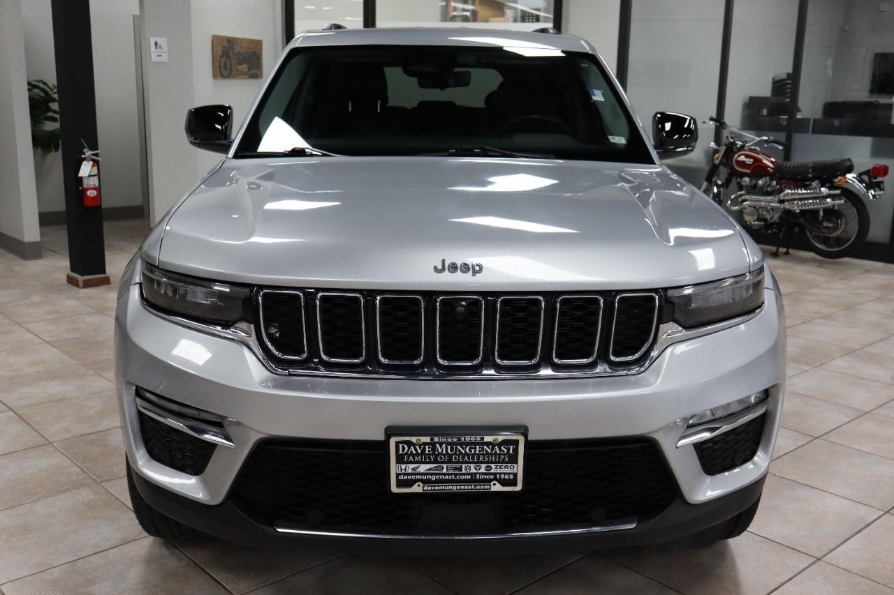 Jeep Grand Cherokee Vehicle Full-screen Gallery Image 8