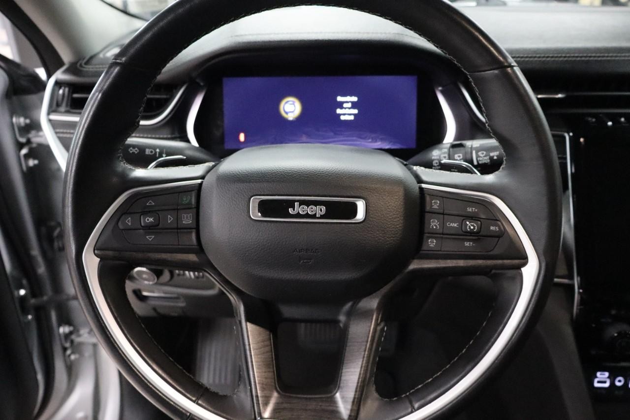 Jeep Grand Cherokee Vehicle Full-screen Gallery Image 13