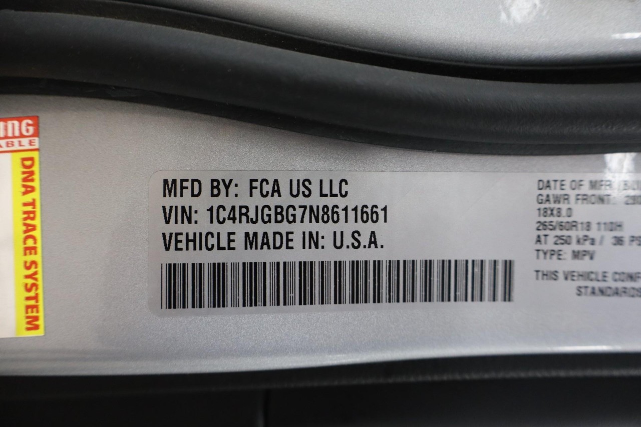 Jeep Grand Cherokee Vehicle Full-screen Gallery Image 18