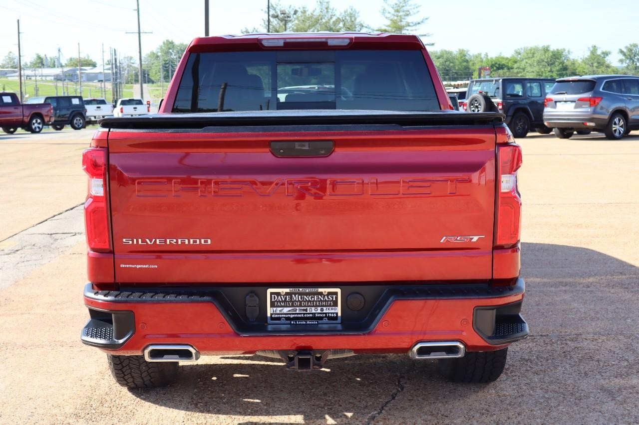 Chevrolet Silverado 1500 LTD Vehicle Full-screen Gallery Image 4