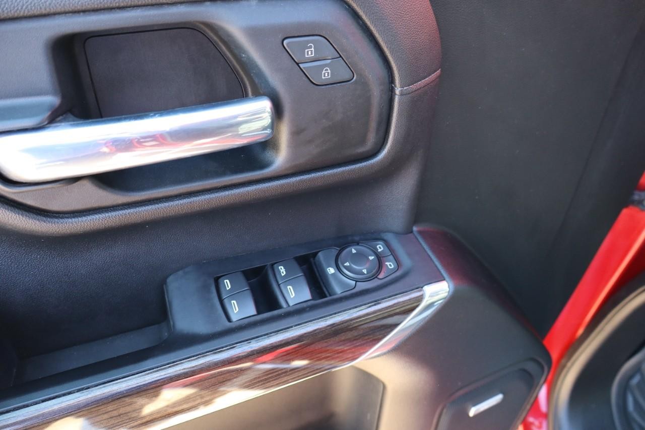 Chevrolet Silverado 1500 LTD Vehicle Full-screen Gallery Image 10