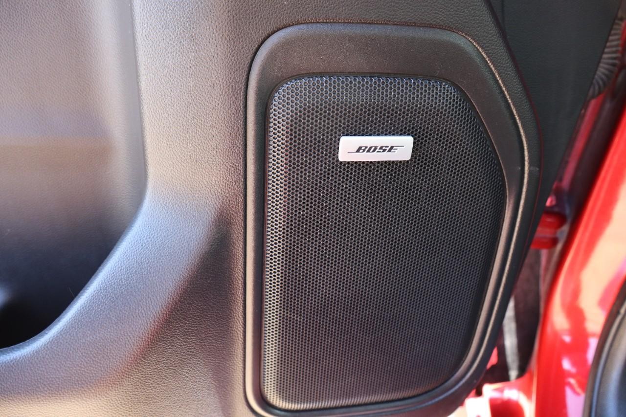 Chevrolet Silverado 1500 LTD Vehicle Full-screen Gallery Image 11