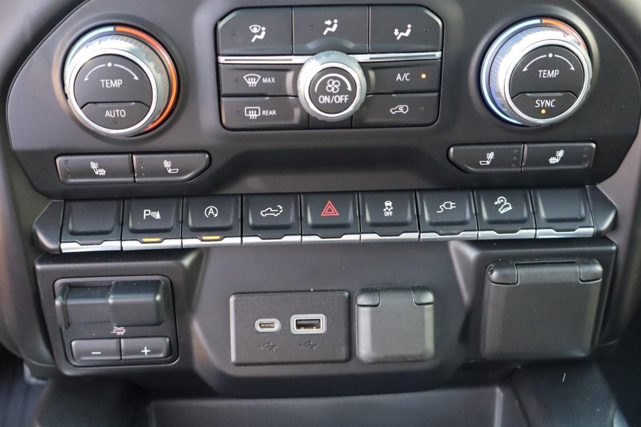 Chevrolet Silverado 1500 LTD Vehicle Full-screen Gallery Image 16