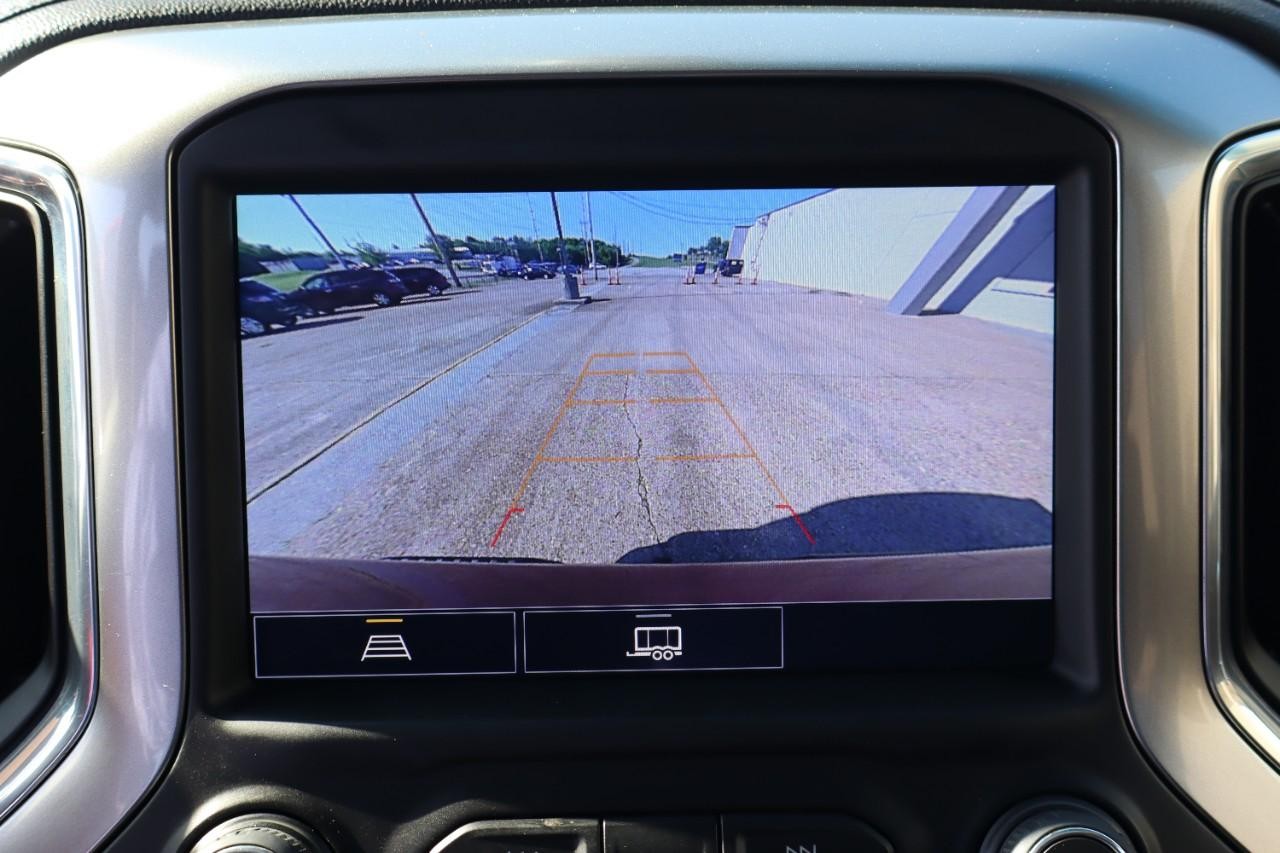 Chevrolet Silverado 1500 LTD Vehicle Full-screen Gallery Image 17