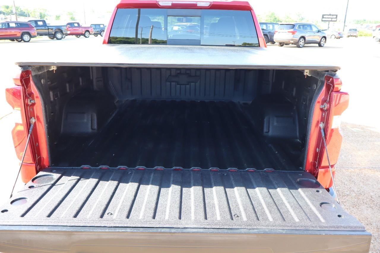 Chevrolet Silverado 1500 LTD Vehicle Full-screen Gallery Image 19