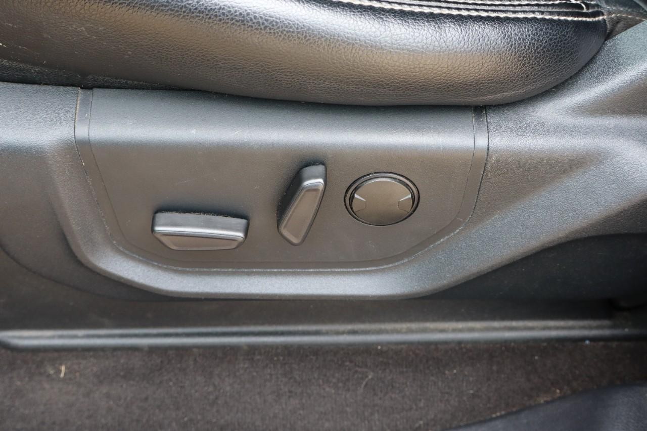 Ford F-150 Vehicle Full-screen Gallery Image 10