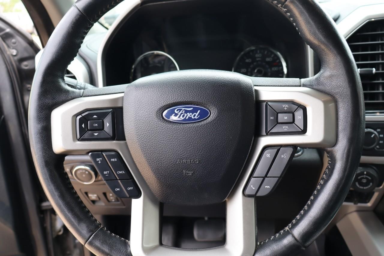 Ford F-150 Vehicle Full-screen Gallery Image 13