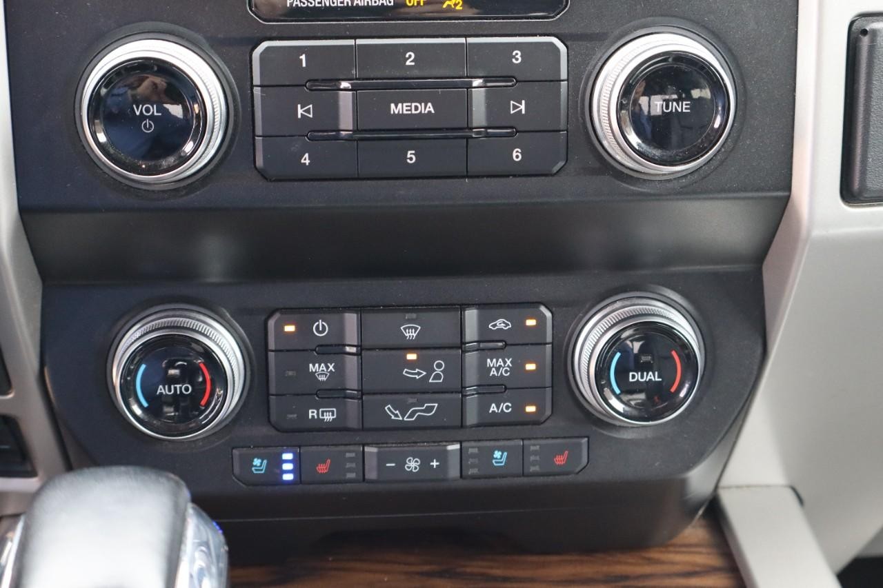 Ford F-150 Vehicle Full-screen Gallery Image 17