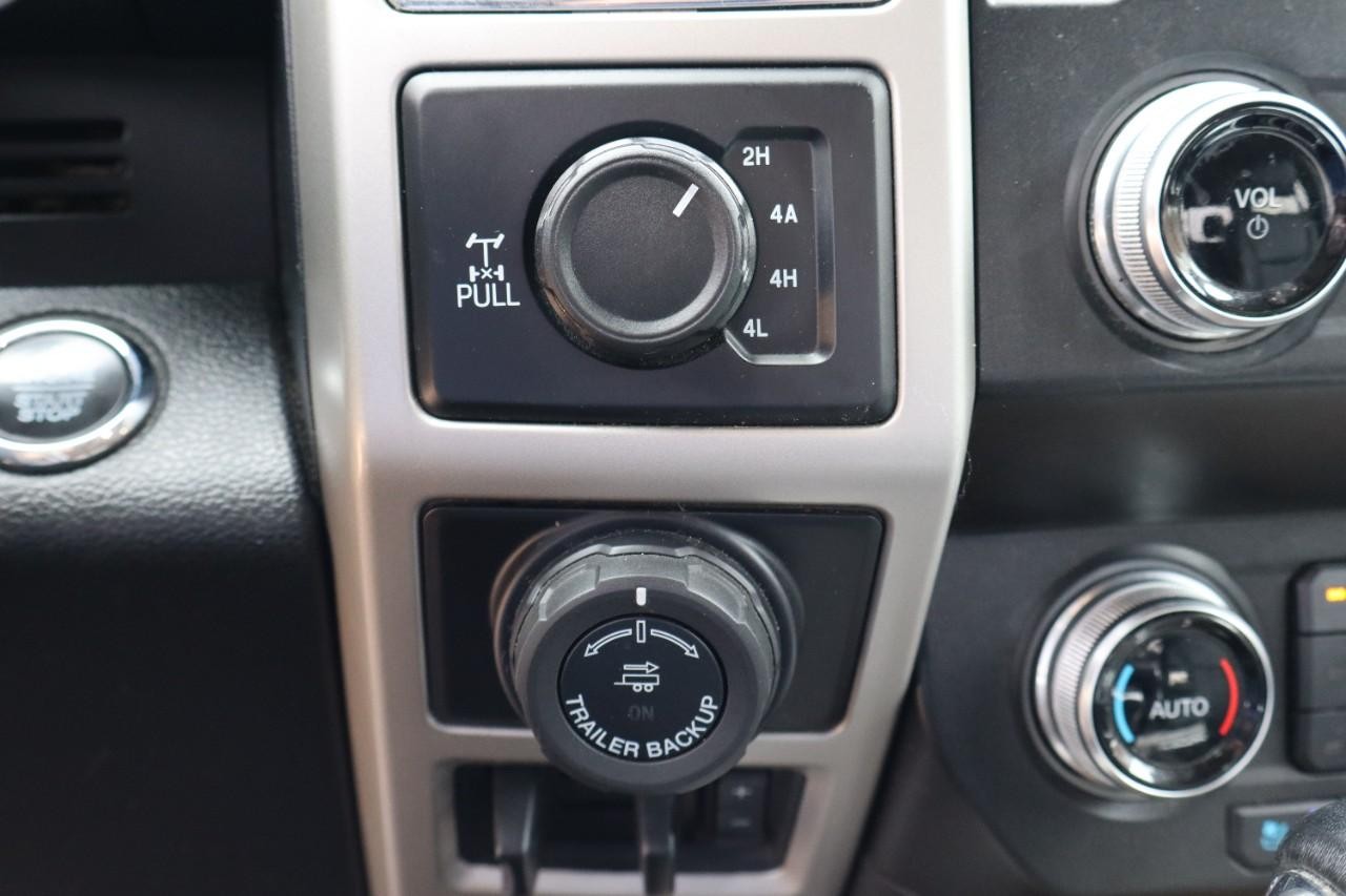 Ford F-150 Vehicle Full-screen Gallery Image 18