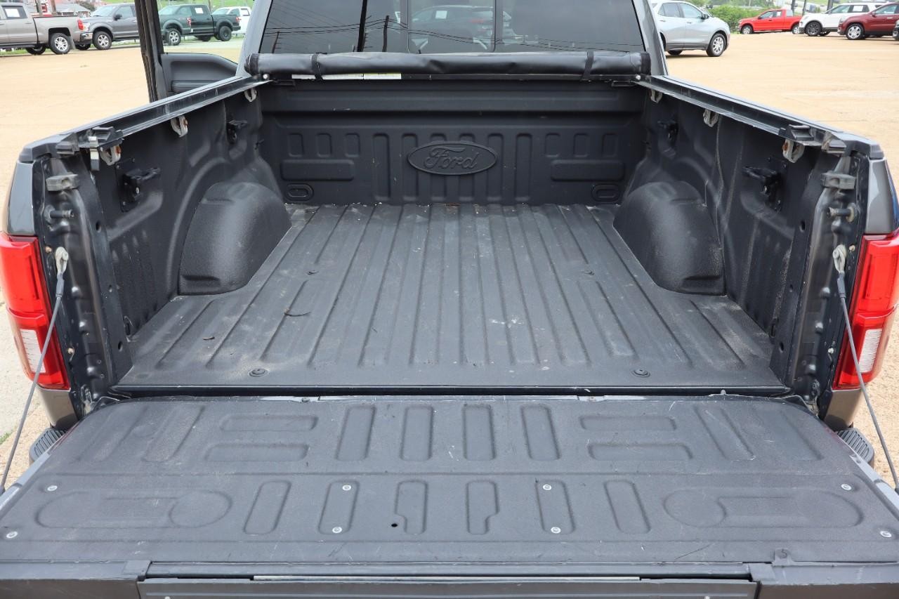 Ford F-150 Vehicle Full-screen Gallery Image 21