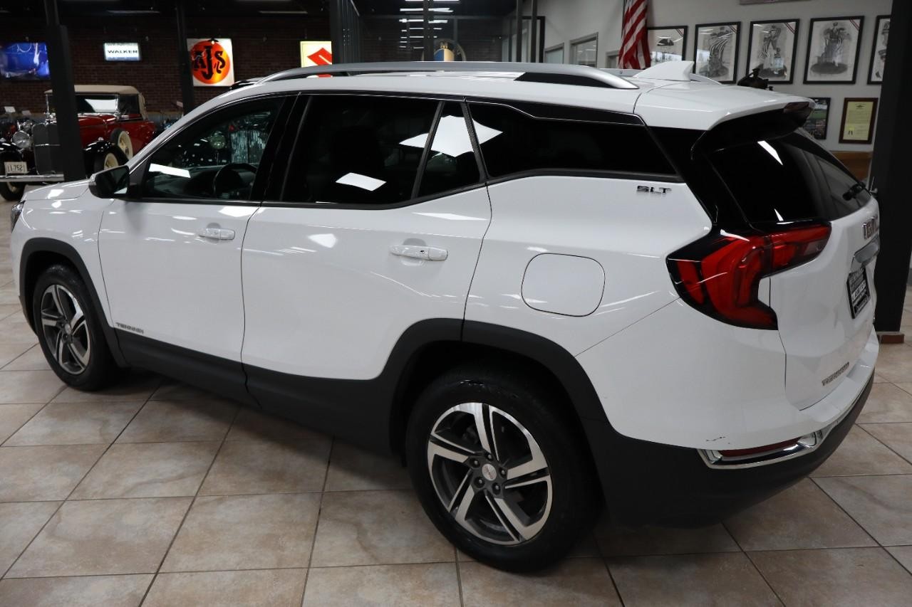 GMC Terrain Vehicle Full-screen Gallery Image 3