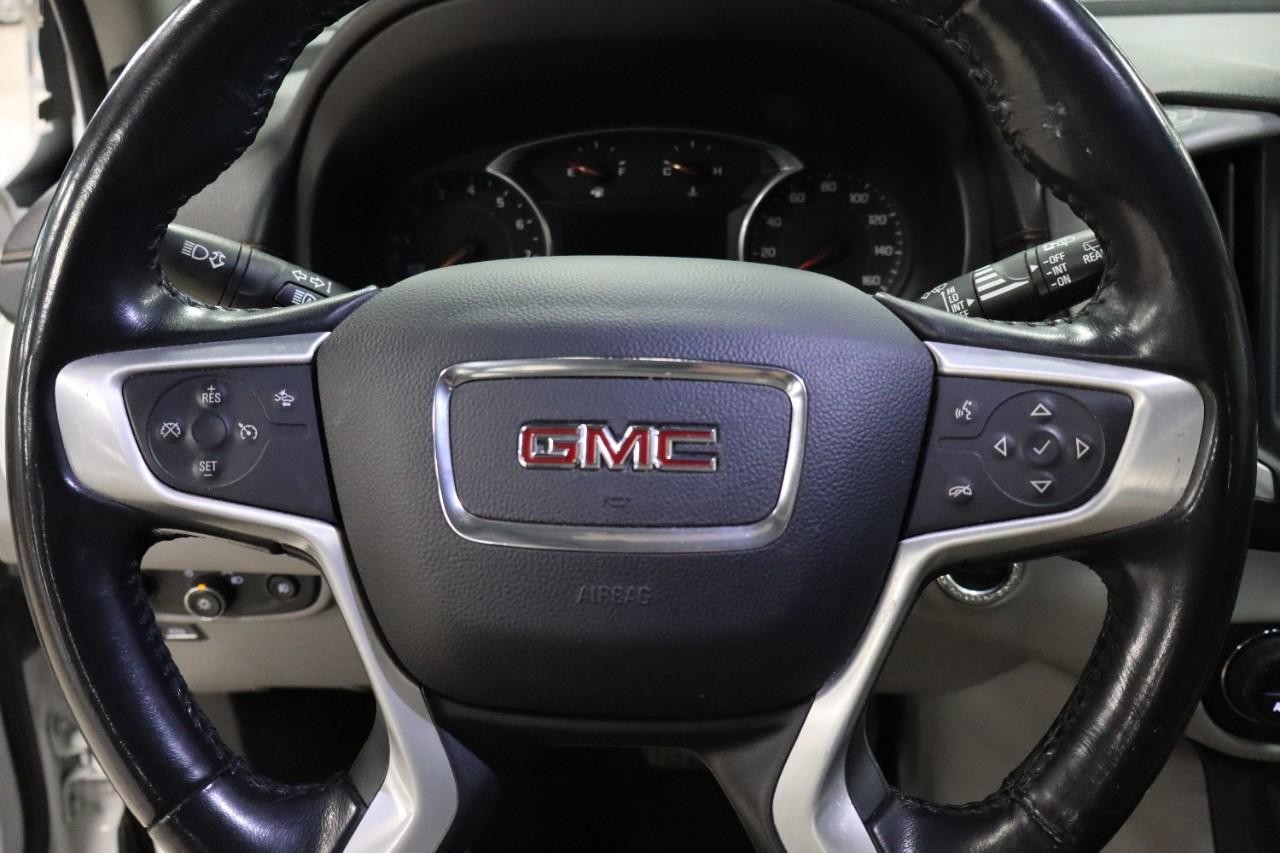 GMC Terrain Vehicle Full-screen Gallery Image 13