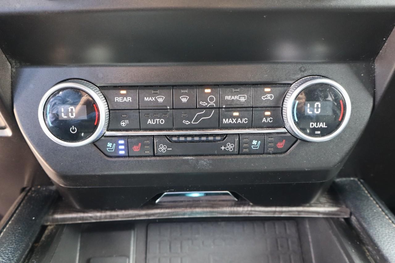 Ford Expedition Max Vehicle Full-screen Gallery Image 16